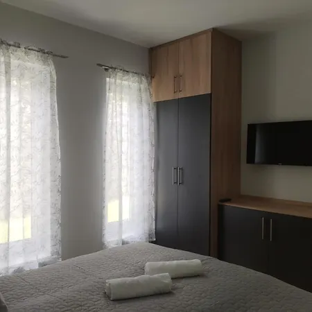 3. 公寓 *